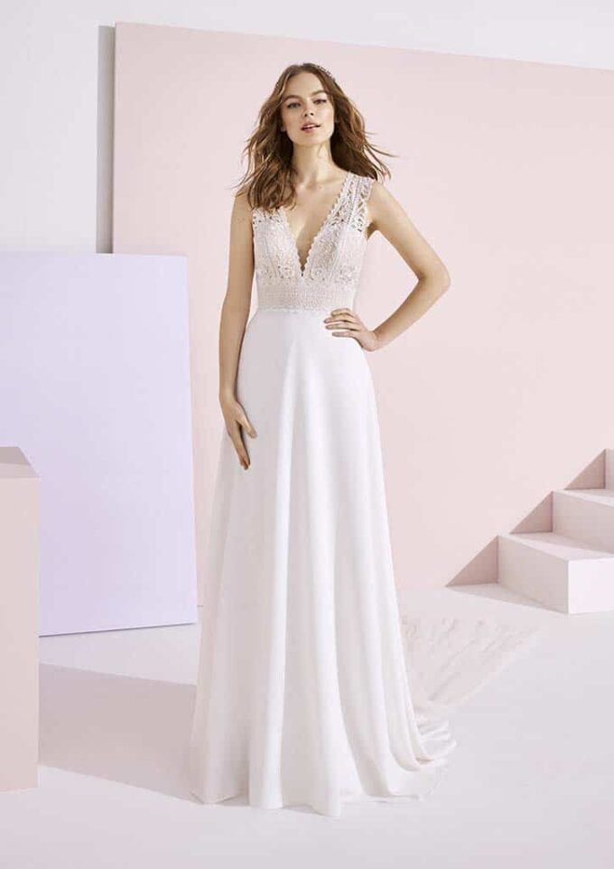 Robe de mariée White One Essential modèle VINIE