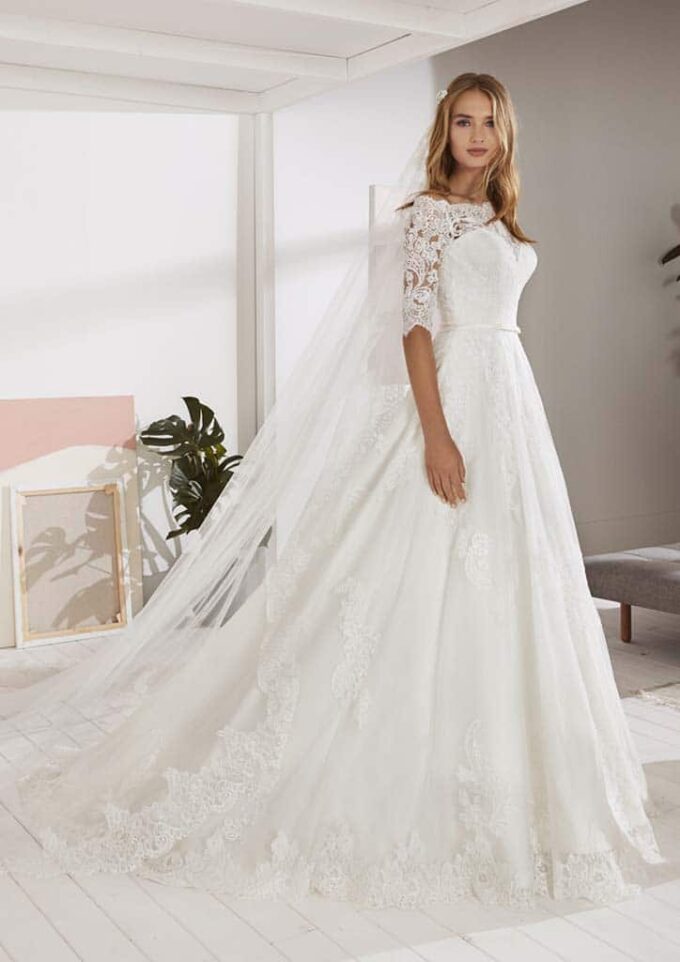 Robe de mariée White One modèle OSSA